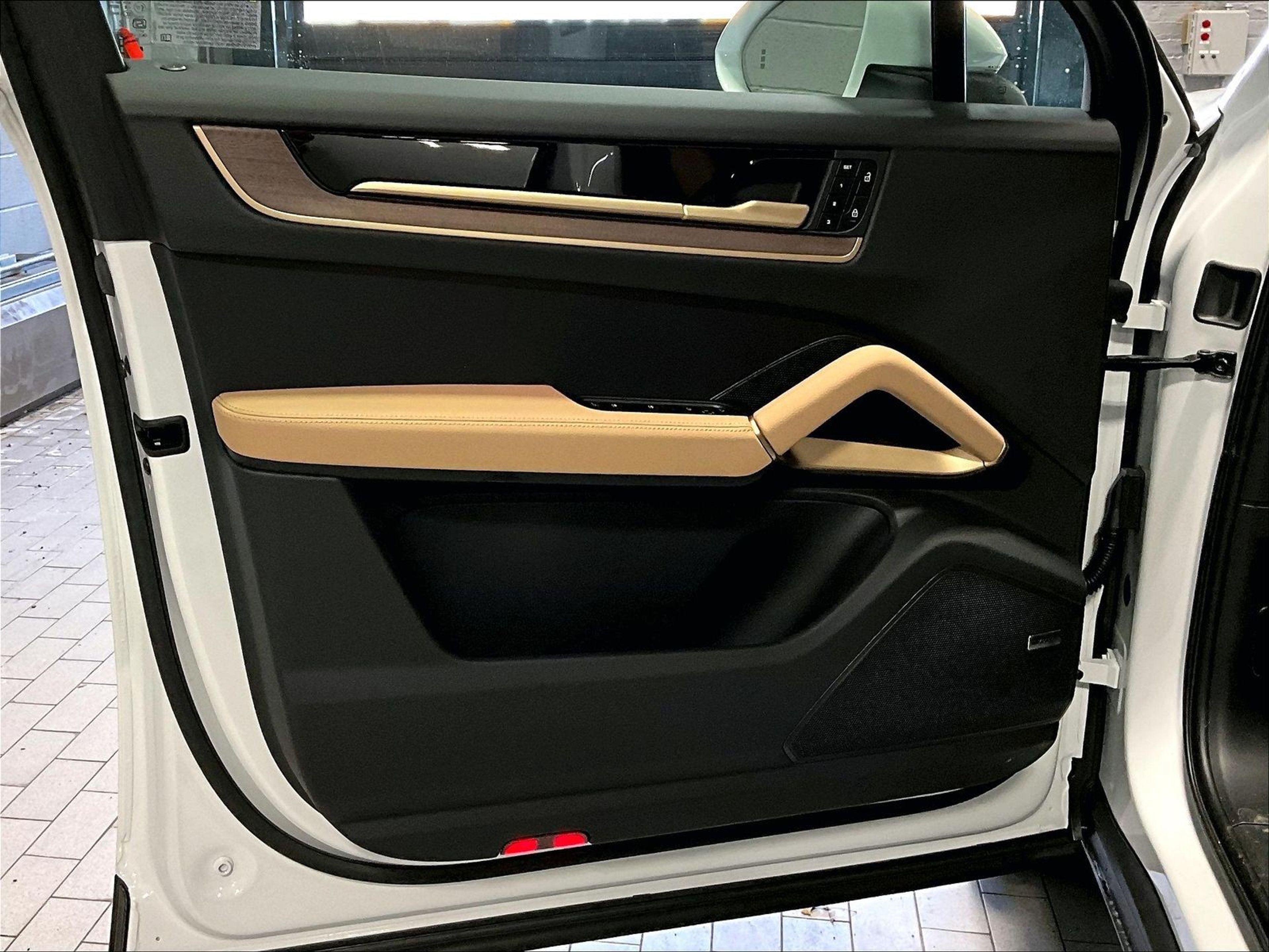 New 2026 Porsche Cayenne AWD/4WD image 16