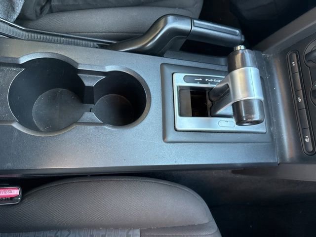 Used 2006 Ford Mustang Convertible image 30