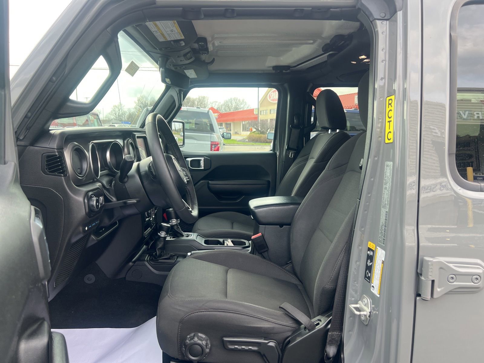 Used 2023 Jeep Wrangler Unlimited w/ Cold Weather Group AWD/4WD image 11