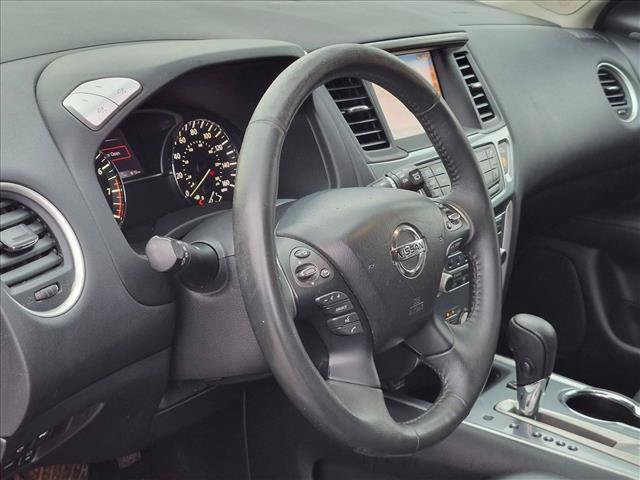 Used 2018 Nissan Pathfinder SL w/ SL Premium Package AWD/4WD image 9