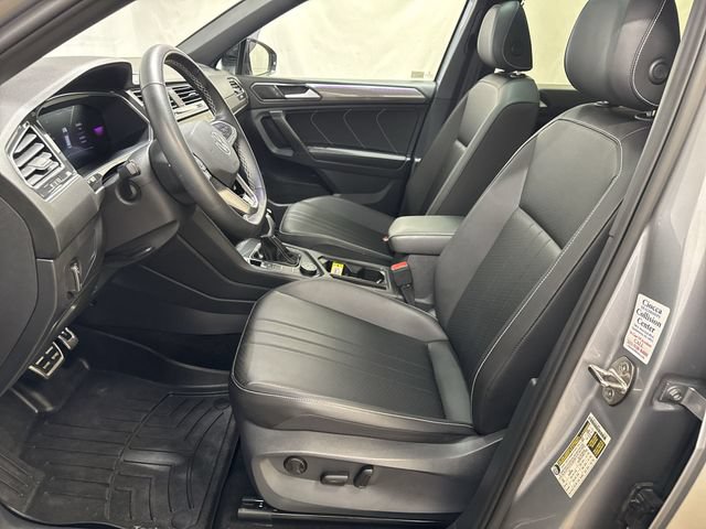 Used 2023 Volkswagen Tiguan SE R-Line AWD/4WD image 10