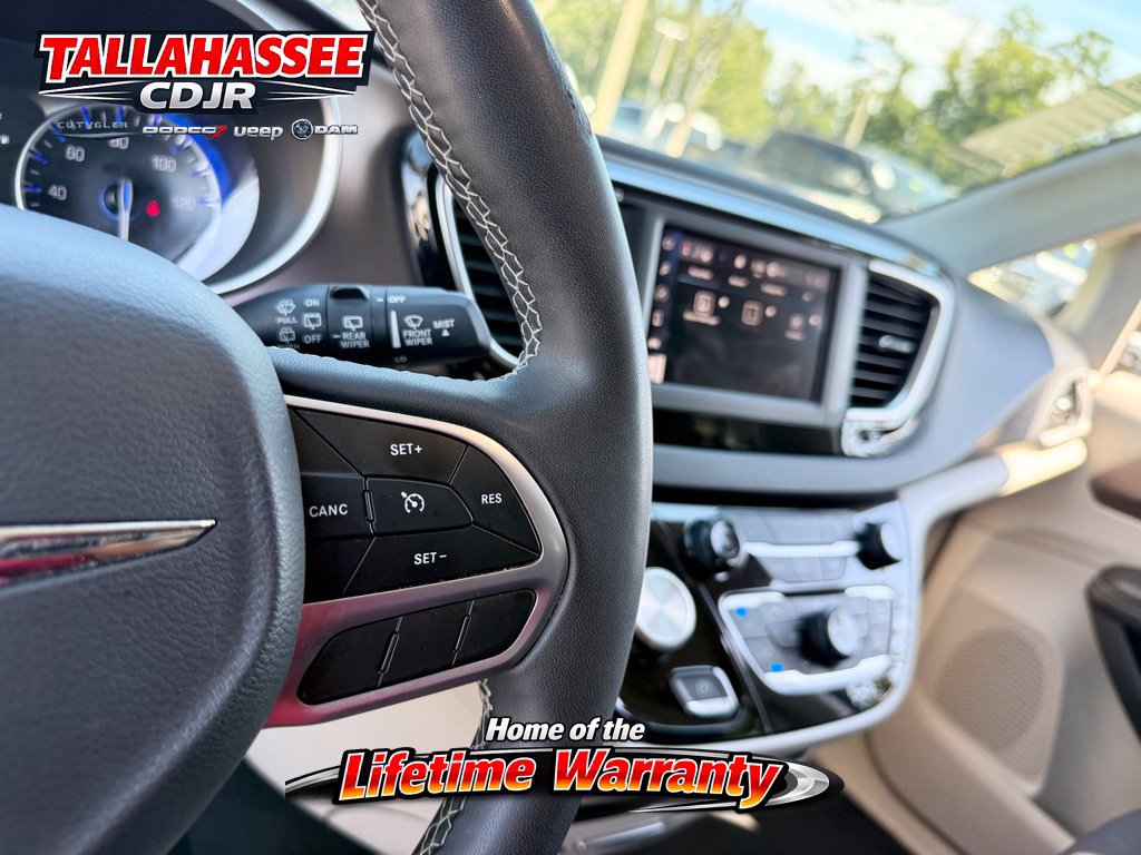 Used 2023 Chrysler Voyager LX FWD image 23
