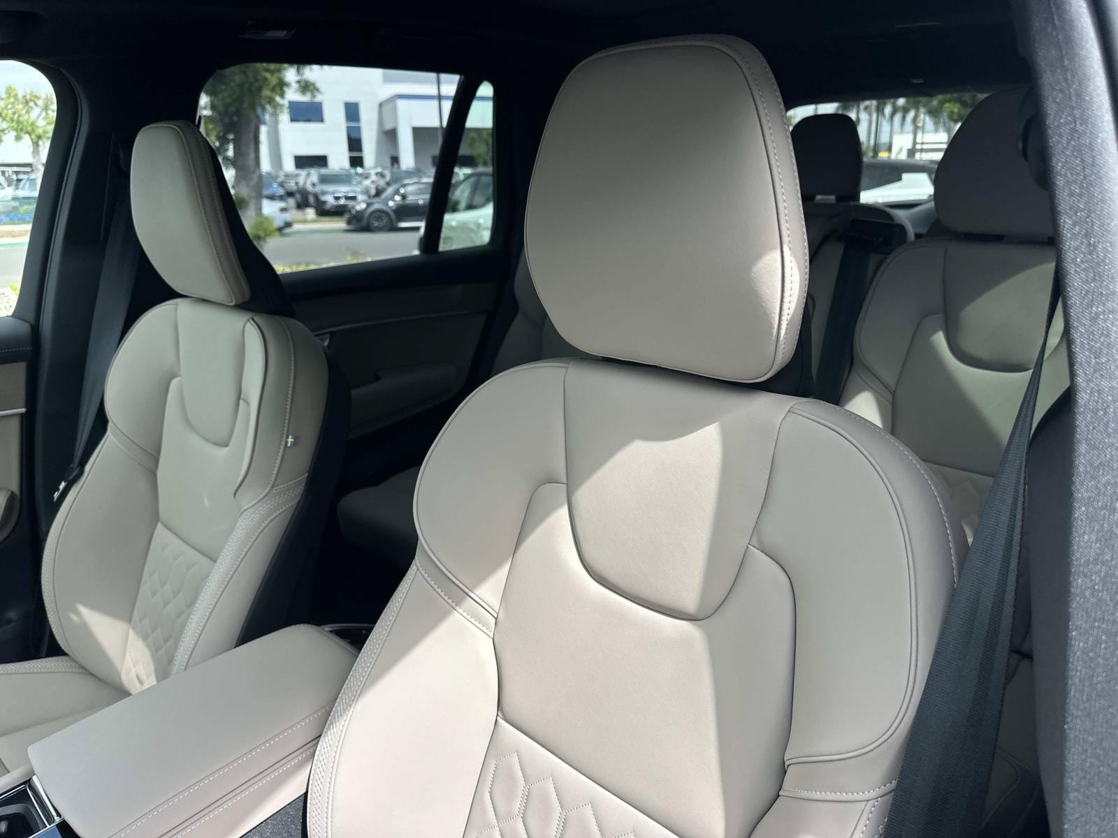 New 2026 Volvo XC90 T8 Plus w/ Protection Package Premier AWD/4WD image 15