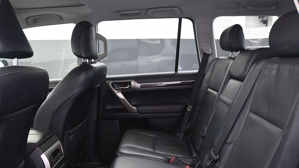 Used 2016 Lexus GX 460 w/ Premium Package AWD/4WD image 18