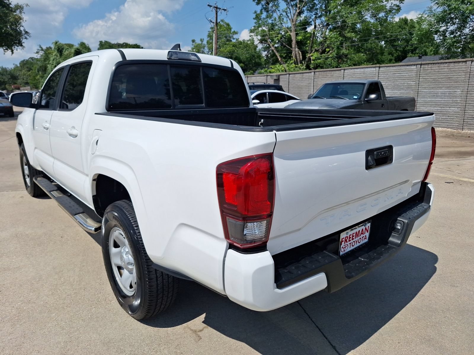 Used 2019 Toyota Tacoma SR w/ SR Convenience Package RWD image 4
