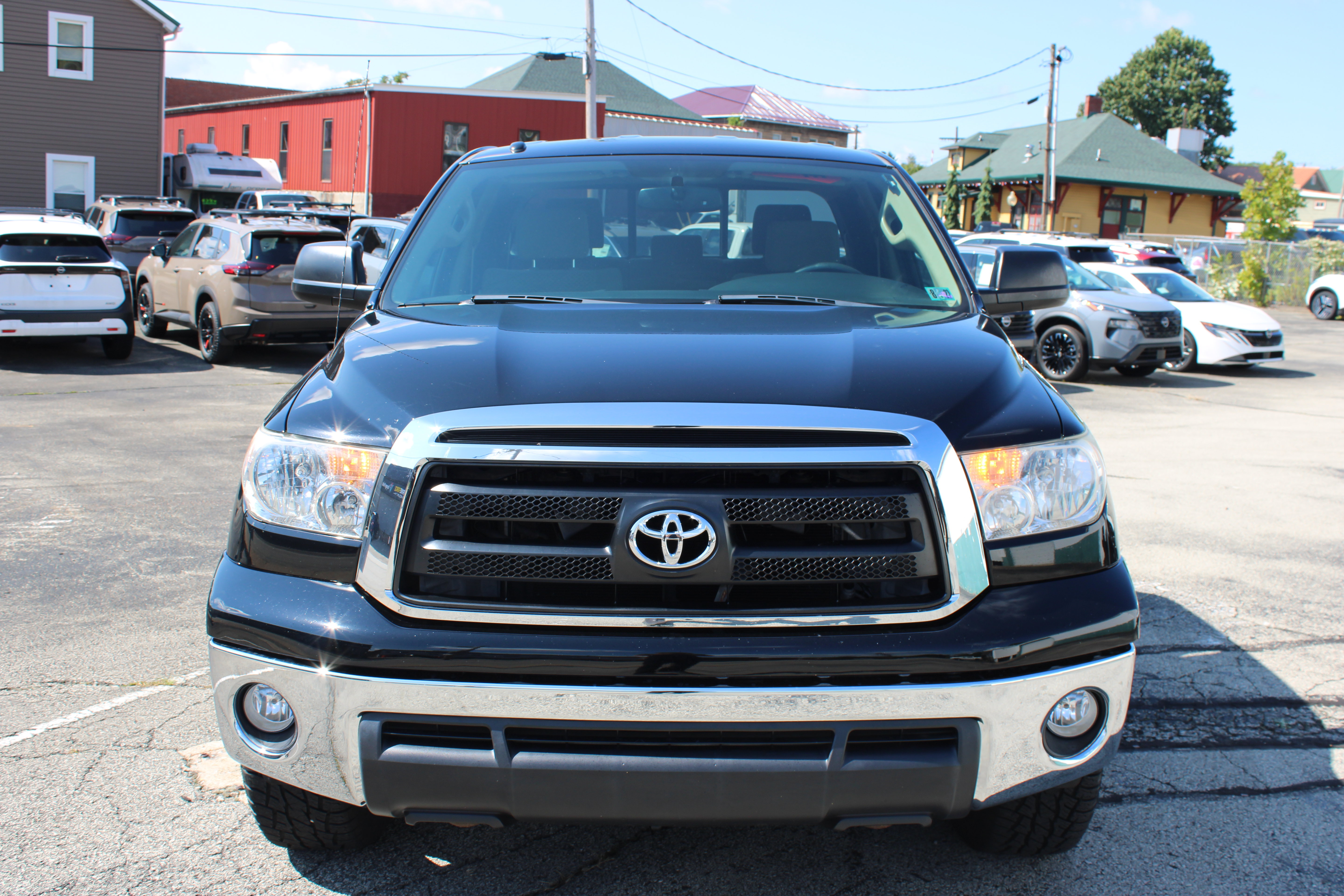Used 2013 Toyota Tundra 4x4 Double Cab w/ SR5 Pkg image 9