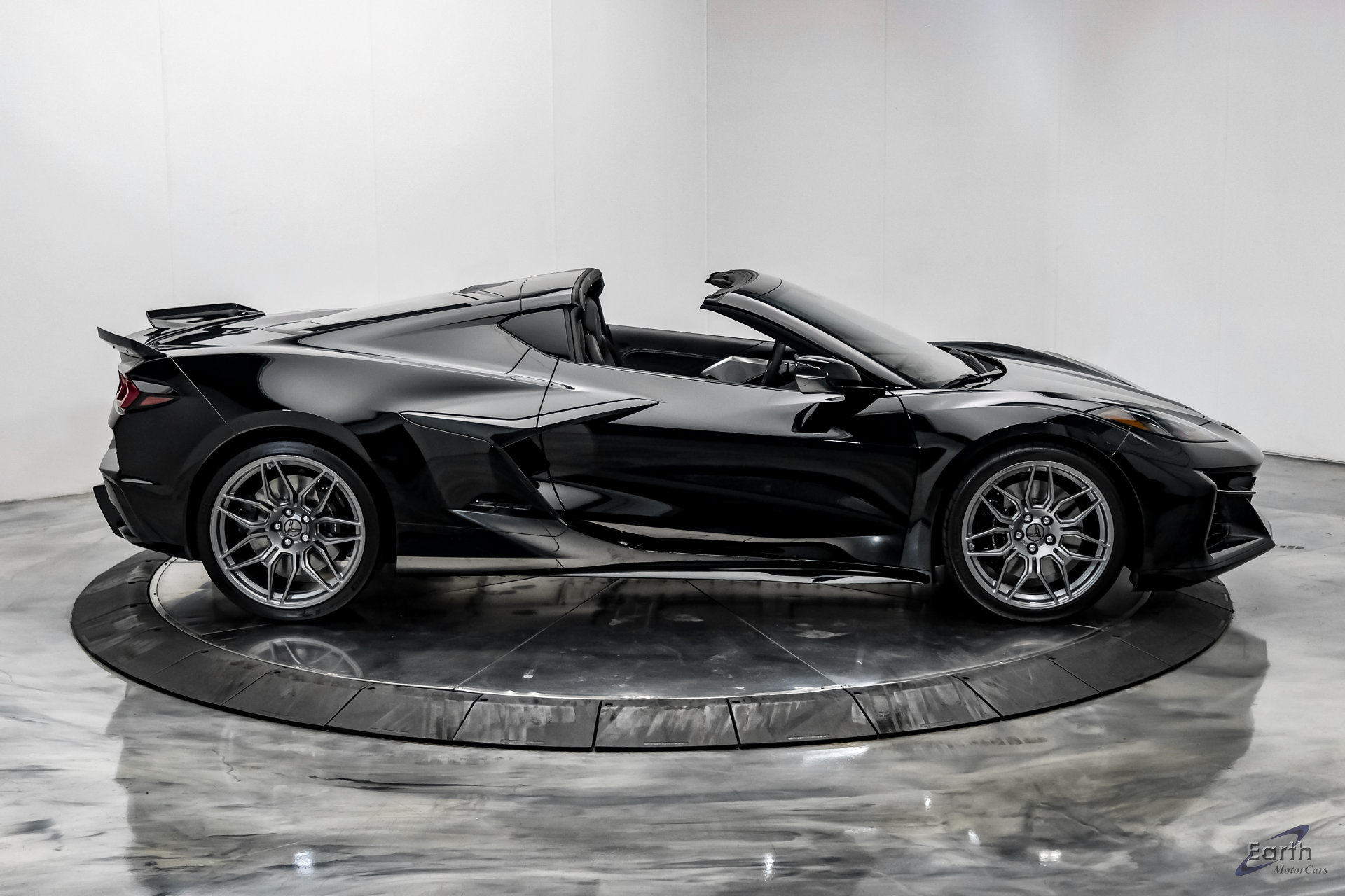 Used 2024 Chevrolet Corvette Z06 RWD image 27