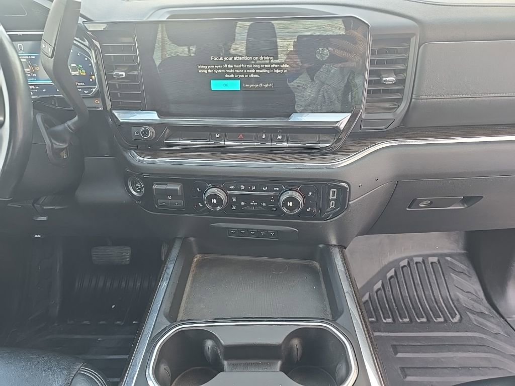 Used 2024 Chevrolet Silverado 3500 LT w/ Convenience Package image 16