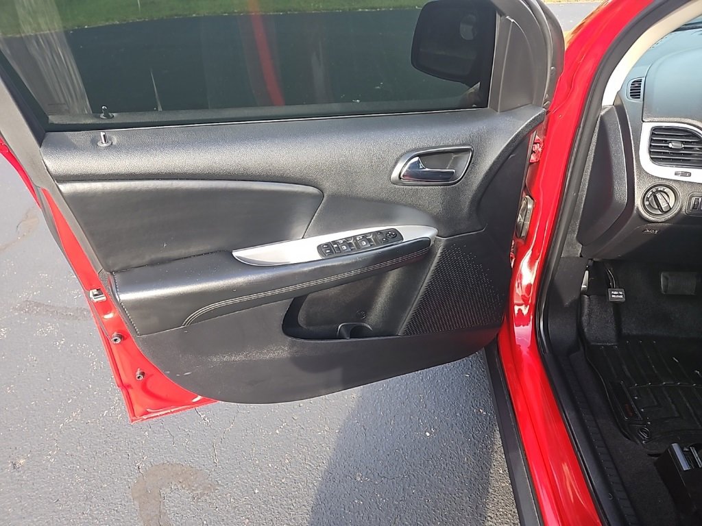 Used 2019 Dodge Journey SE image 14