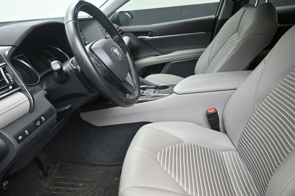 Used 2022 Toyota Camry SE w/ Audio Upgrade Package FWD image 12
