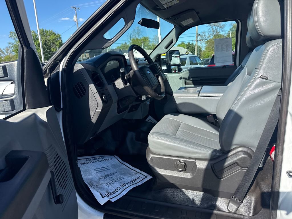 Used 2015 Ford F550 2WD Regular Cab Super Duty image 19