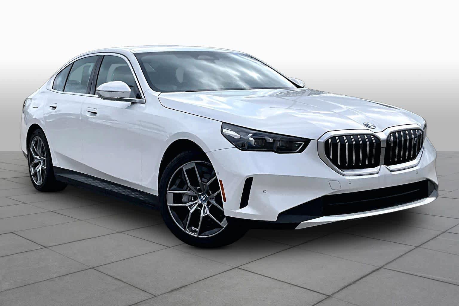 Used 2025 BMW i5 eDrive40i RWD image 2