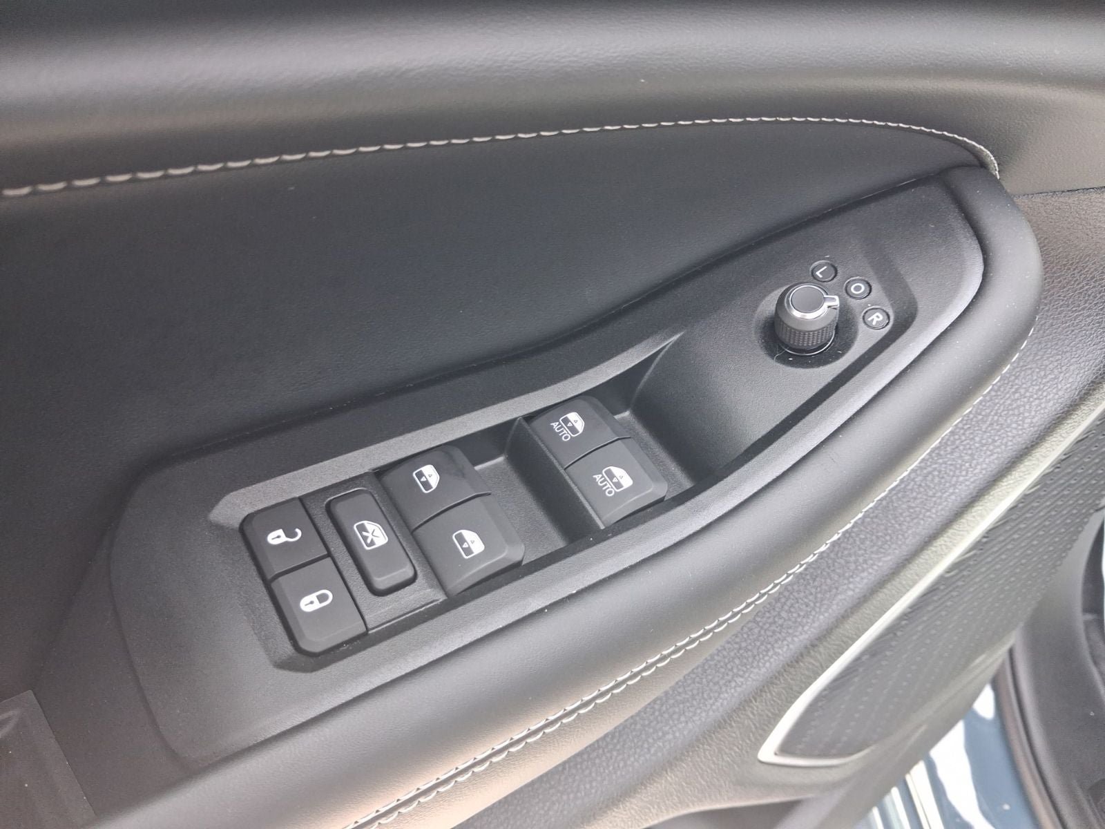 New 2026 Jeep Grand Cherokee L Limited AWD/4WD image 17