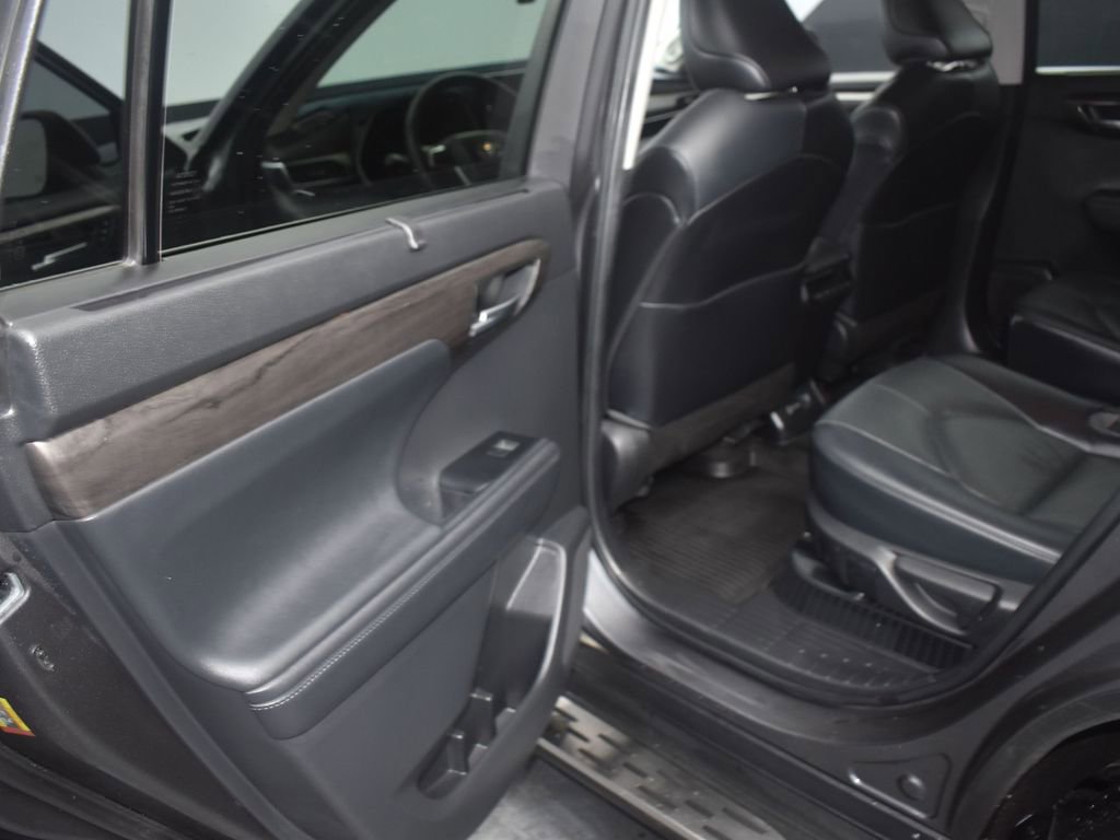Used 2023 Toyota Highlander Limited AWD/4WD image 12