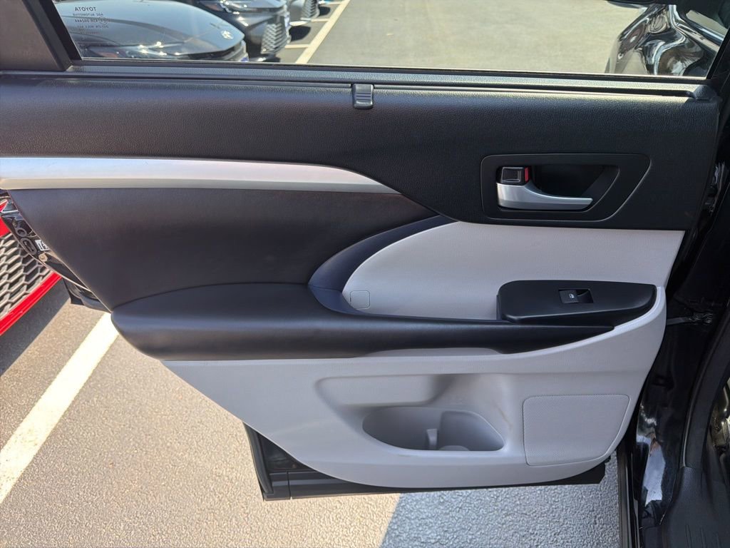 Certified 2018 Toyota Highlander XLE image 19