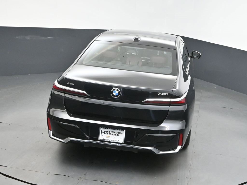 New 2026 BMW 740i xDrive w/ Executive Package image 17