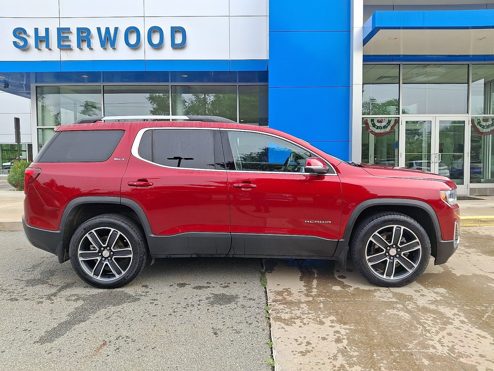 Used 2023 GMC Acadia SLT w/ Technology Package AWD/4WD image 7