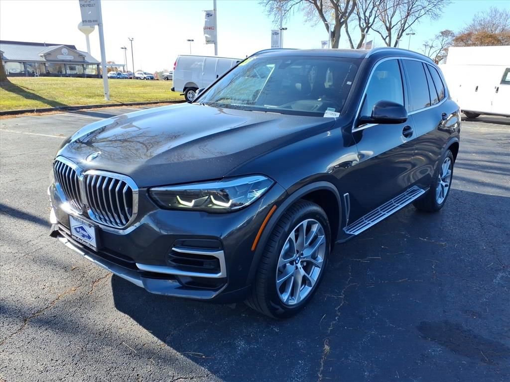 Used 2023 BMW X5 xDrive40i w/ Premium Package image 3