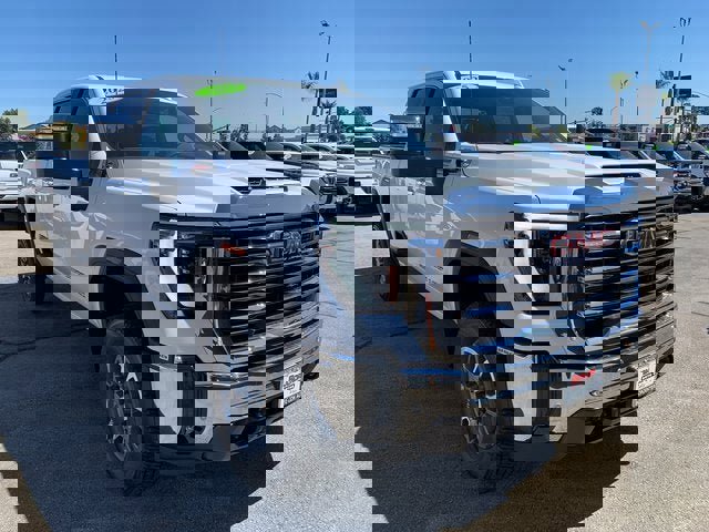 New 2025 GMC Sierra 2500 SLT w/ SLT Convenience Package image 4