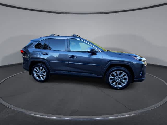 Used 2023 Toyota RAV4 XLE Premium FWD image 9