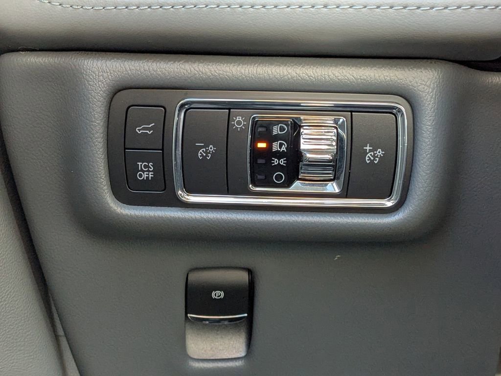 Used 2022 Lincoln Nautilus Reserve w/ Luxury Package image 22