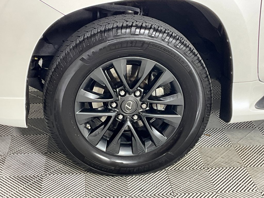 Used 2022 Lexus GX 460 Premium w/ Premium Package image 29