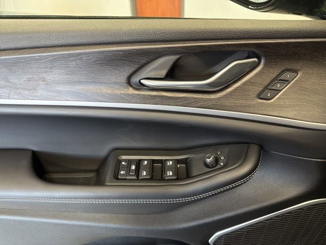 New 2026 Jeep Grand Cherokee Limited w/ Limited Altitude Package AWD/4WD image 23