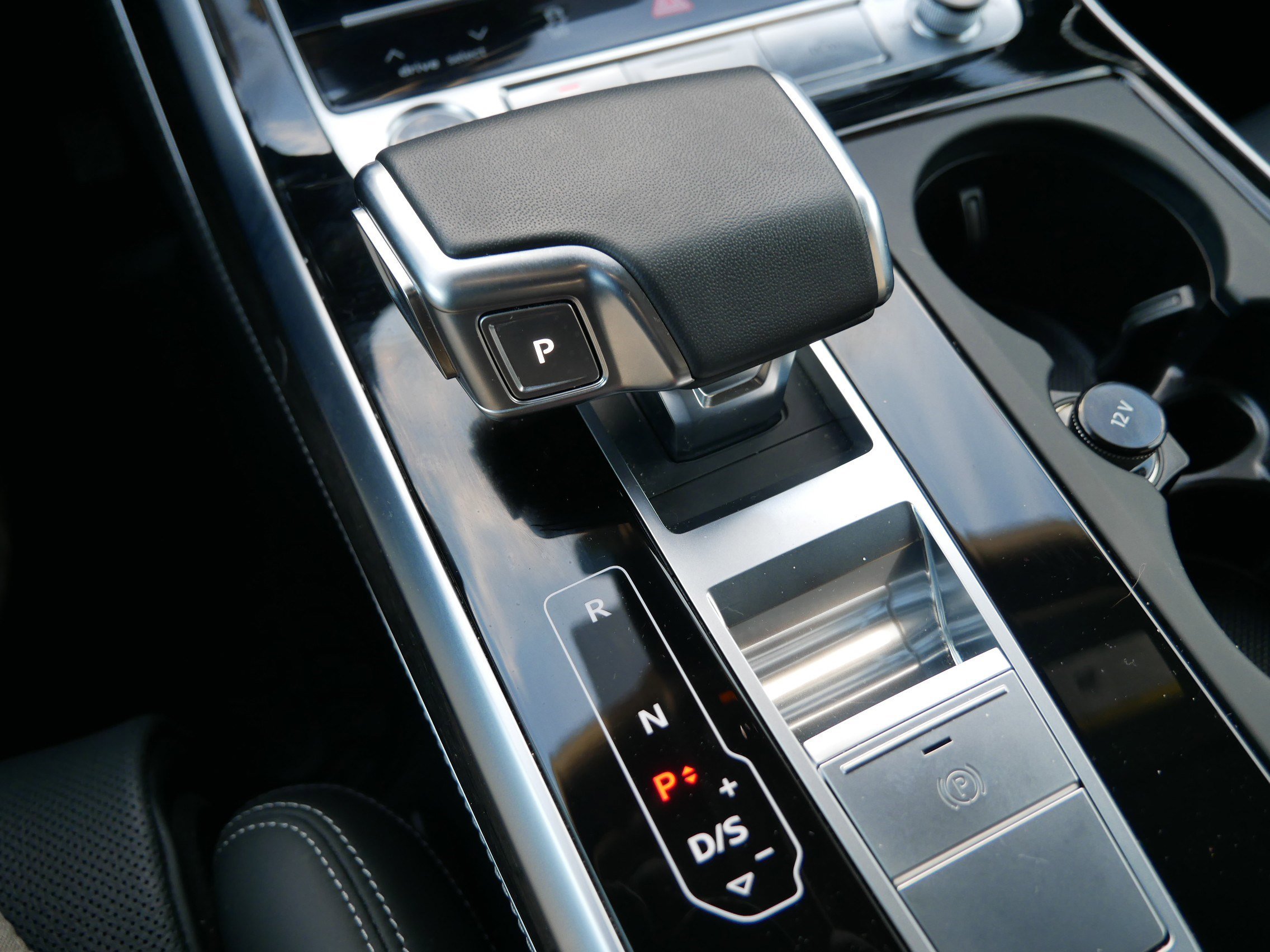 Certified 2025 Audi Q8 Prestige w/ Prestige Package image 32