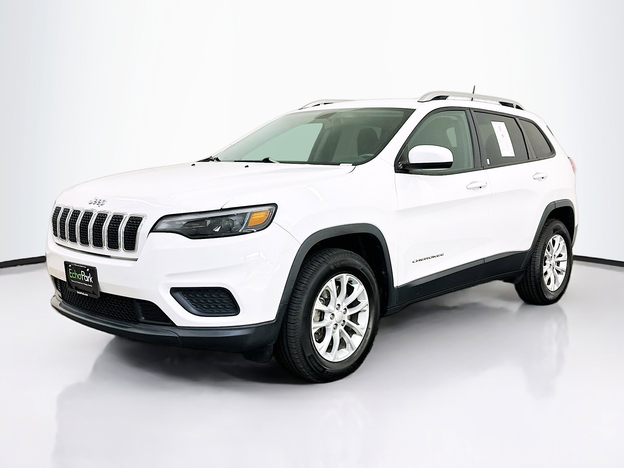 Used 2020 Jeep Cherokee Latitude w/ Cold Weather Group image 3