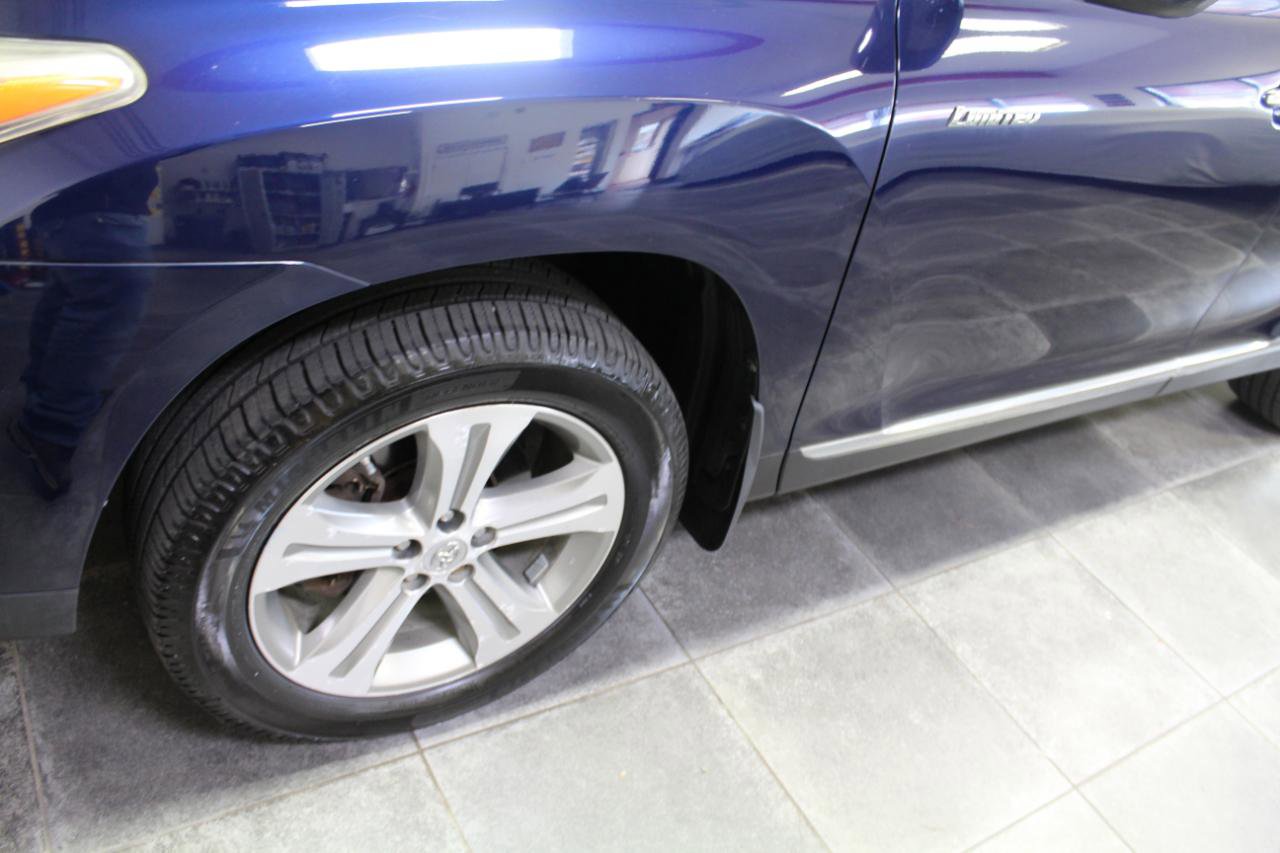 Used 2011 Toyota Highlander Limited w/ Tow Pkg AWD/4WD image 37