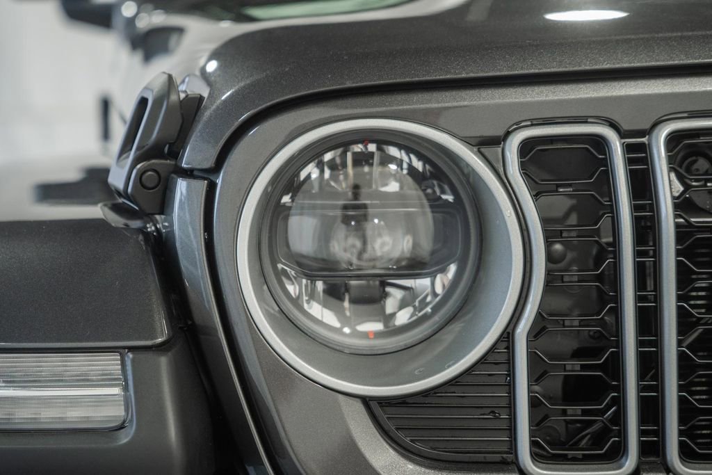New 2026 Jeep Wrangler Unlimited Sahara AWD/4WD image 11