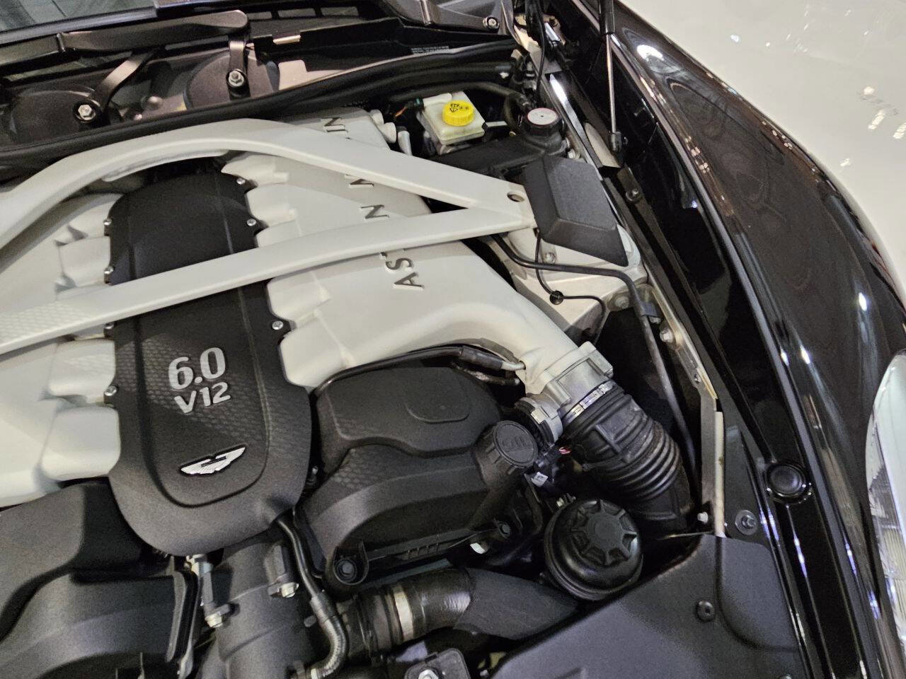 Used 2014 Aston Martin Vanquish Volante image 60