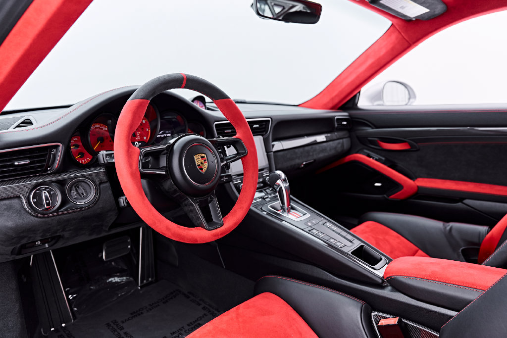 Used 2019 Porsche 911 GT2 RS RWD image 2