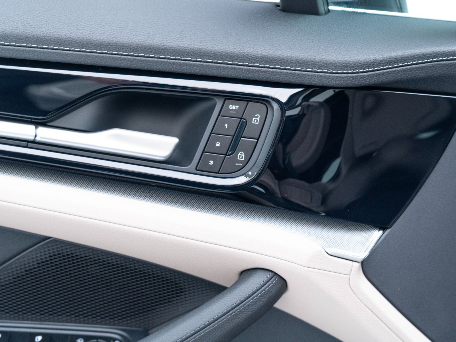 New 2026 Porsche Panamera 4 AWD/4WD image 24