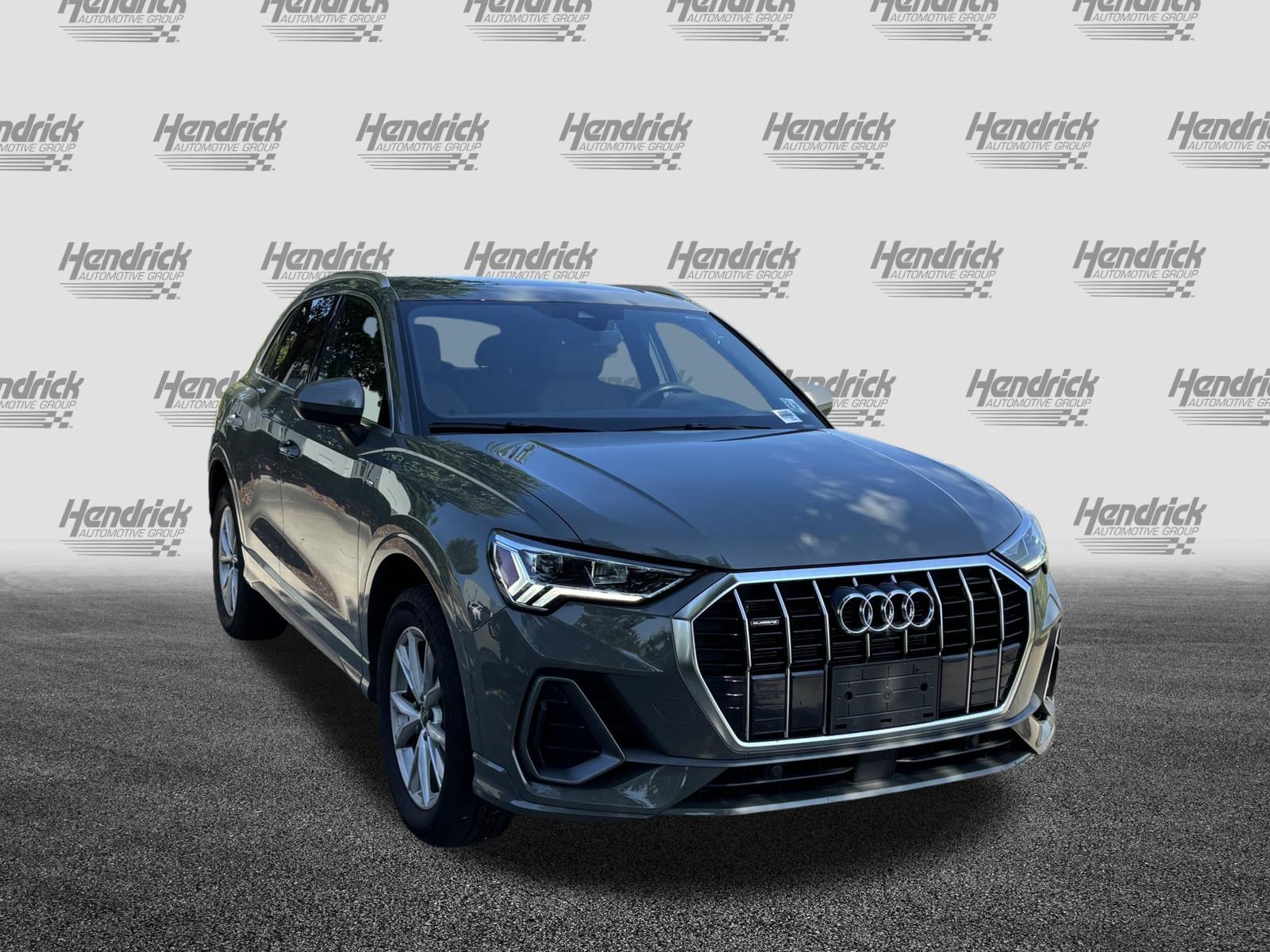 Used 2024 Audi Q3 2.0T Premium Plus AWD/4WD image 2