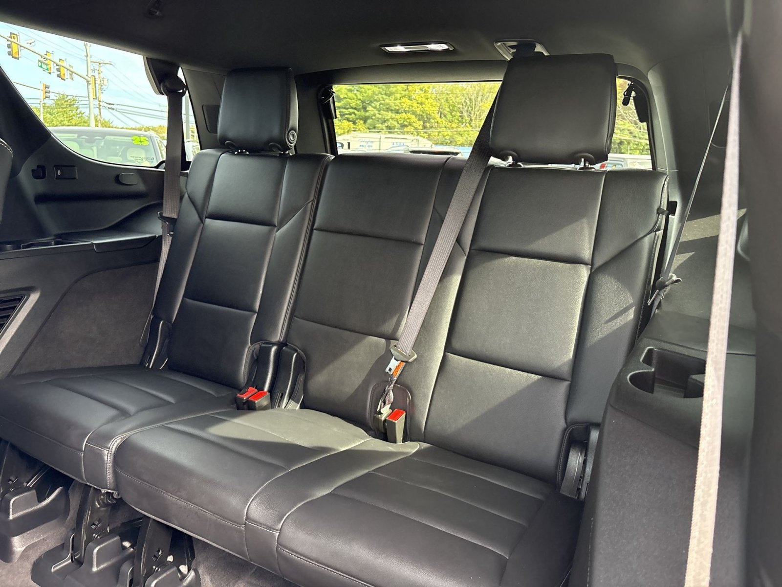 Used 2023 Cadillac Escalade Luxury AWD/4WD image 25