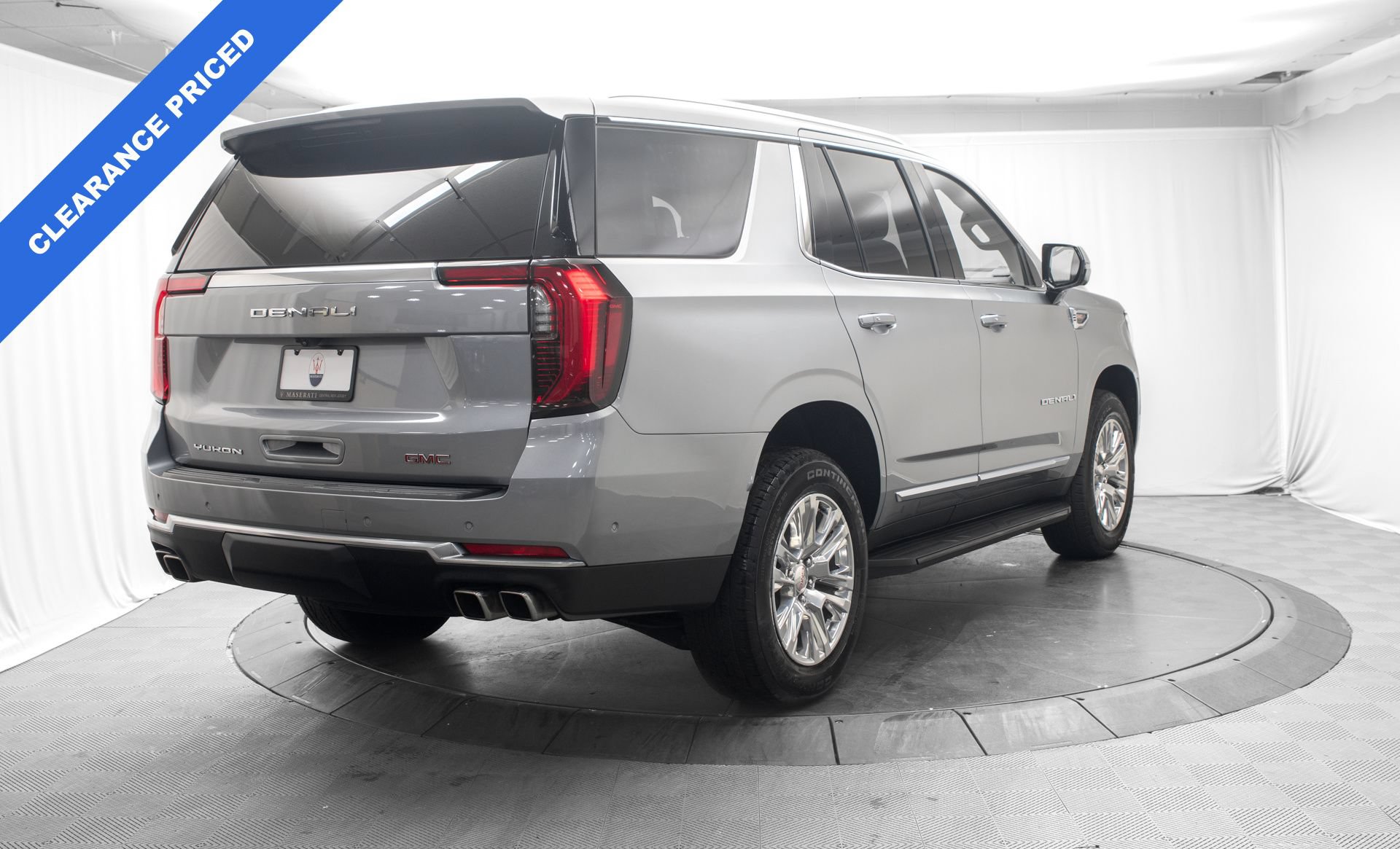 Used 2025 GMC Yukon Denali AWD/4WD image 3