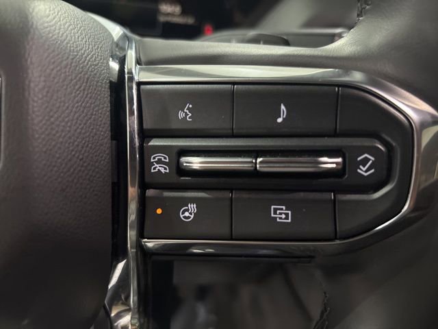 Used 2025 GMC Yukon XL Denali AWD/4WD image 18