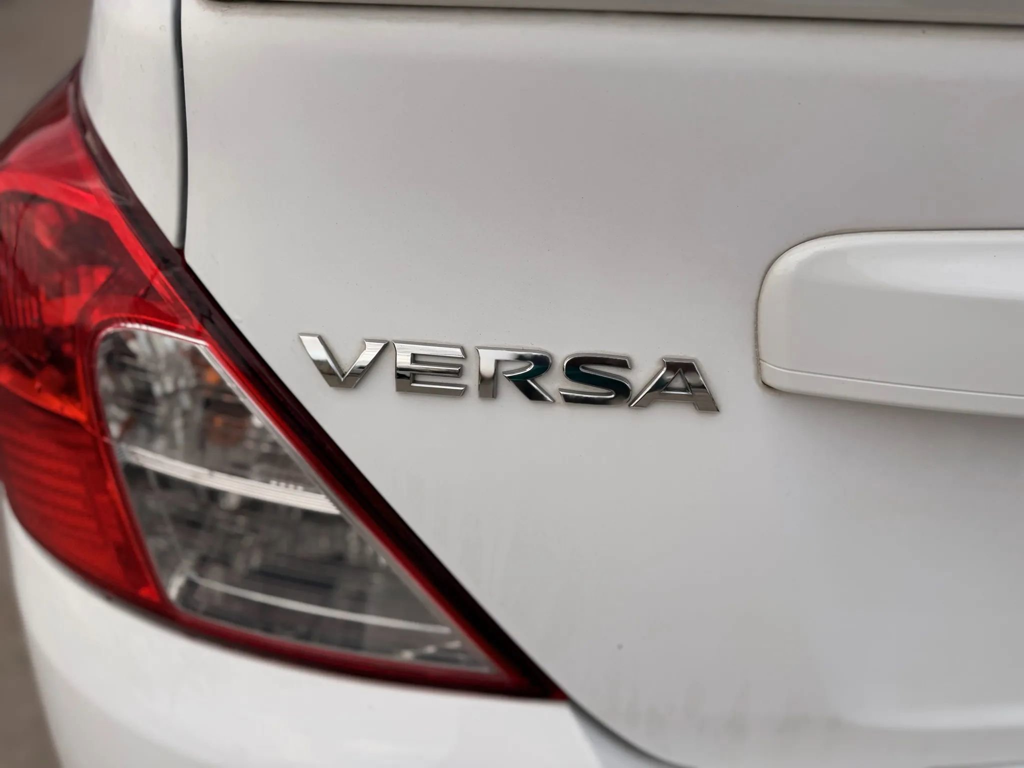 Used 2018 Nissan Versa S Plus image 32