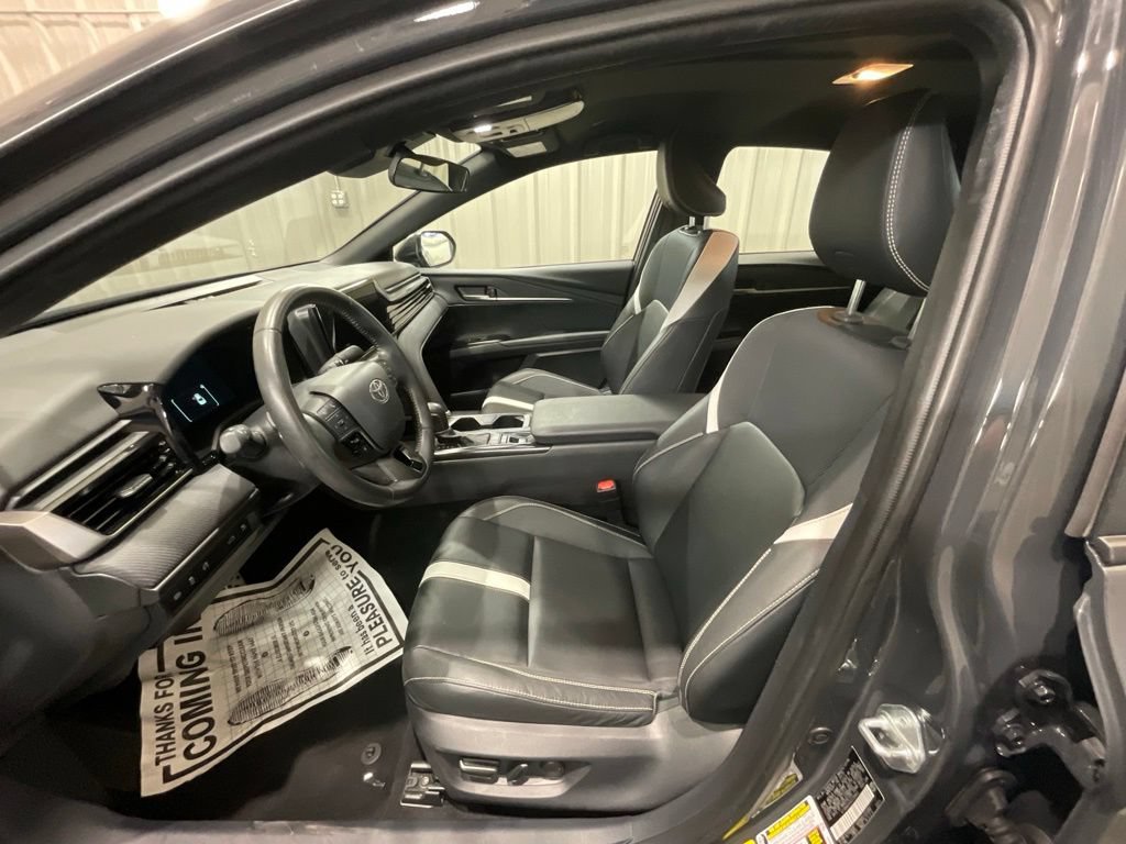 Used 2025 Toyota Camry SE FWD image 9