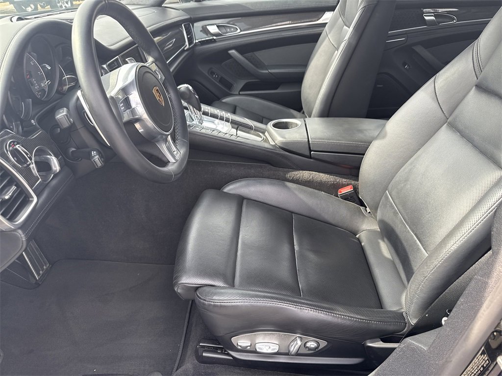 Used 2016 Porsche Panamera GTS image 9