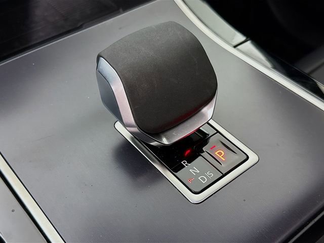 Used 2026 Land Rover Range Rover Velar Dynamic SE image 19