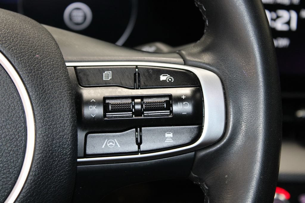 Used 2025 Kia Sportage SX FWD image 33