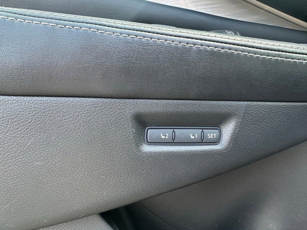 Used 2016 Nissan Murano SL w/ Cargo Package AWD/4WD image 17