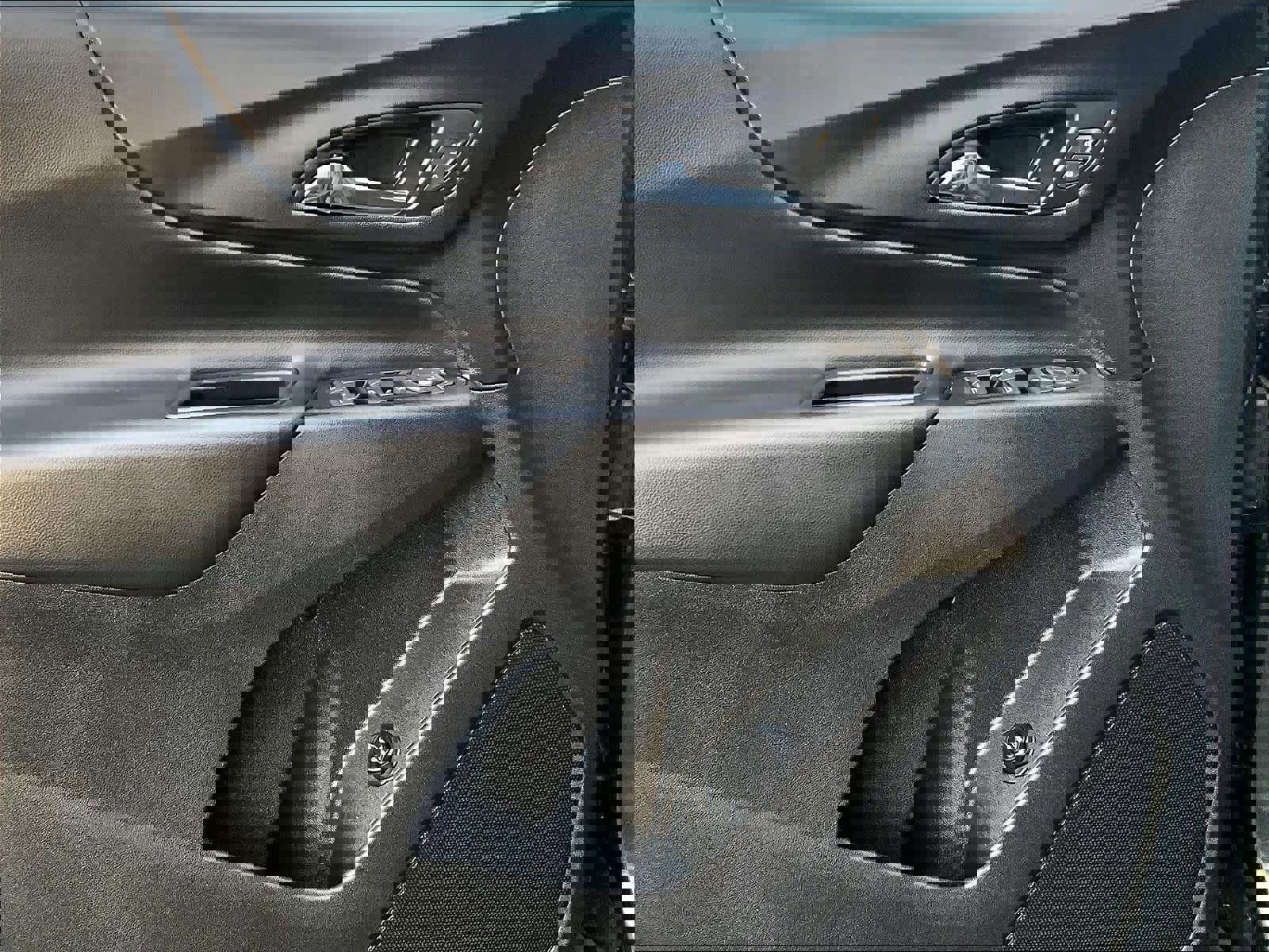 Used 2019 Chevrolet Equinox LT image 9