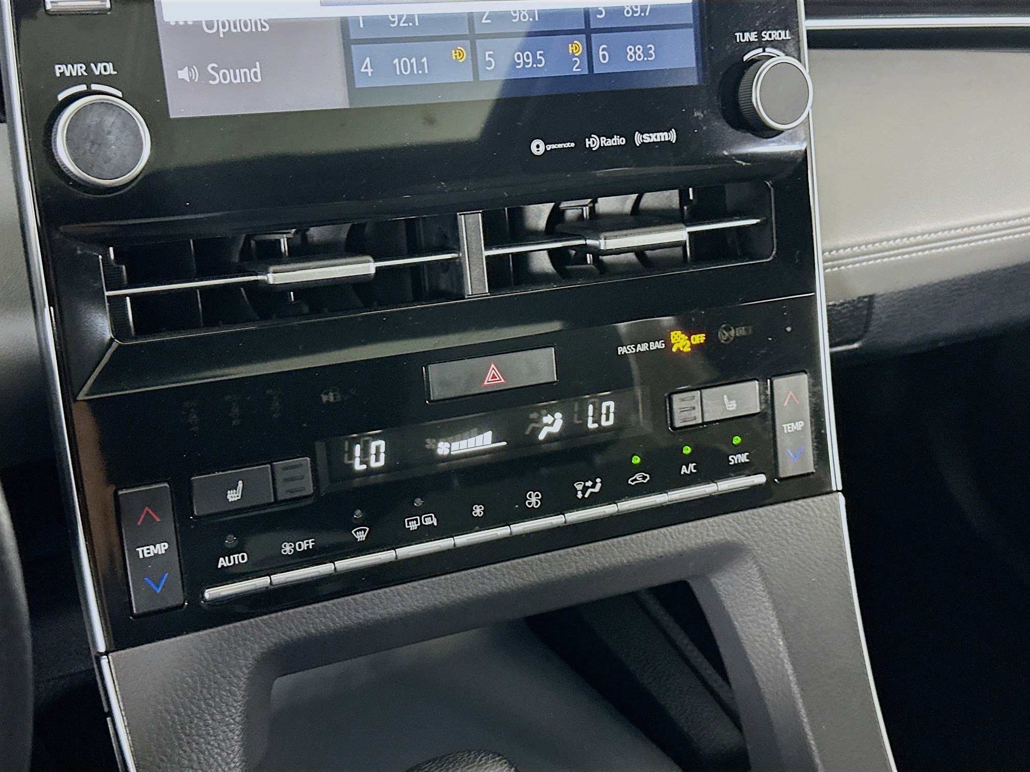 Used 2019 Toyota Avalon XLE w/ Moonroof Package FWD image 23