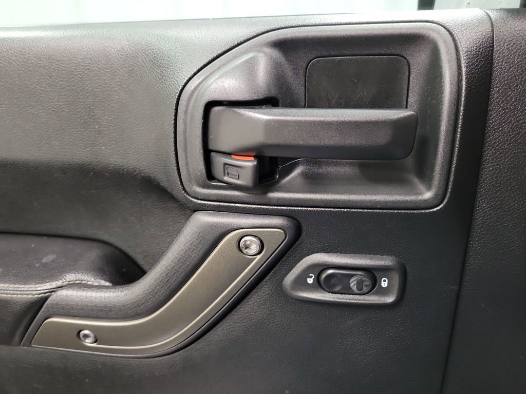 Used 2018 Jeep Wrangler Unlimited Sport image 20