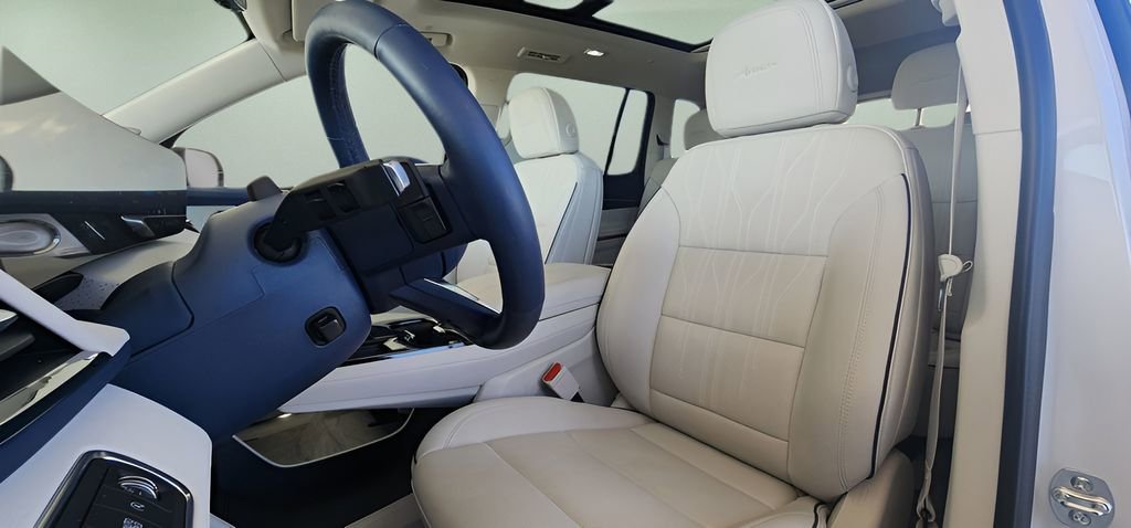 Used 2025 Buick Enclave Avenir w/ Super Cruise Package image 14