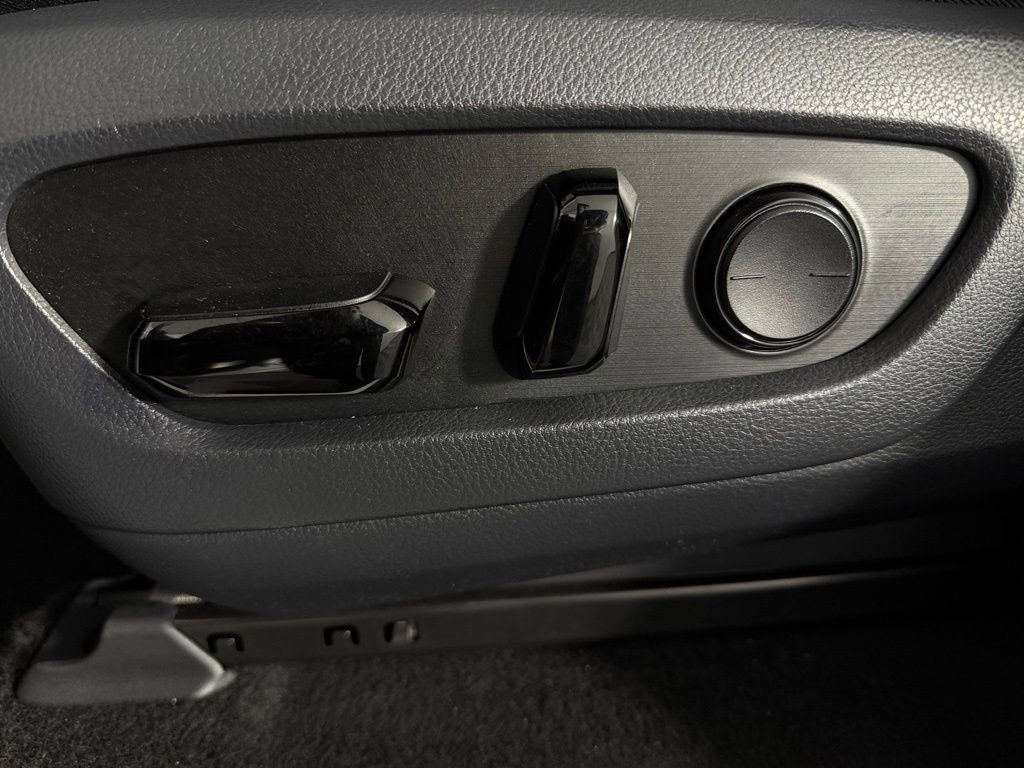 Used 2024 Lexus GX 550 w/ Cold Area Package image 22