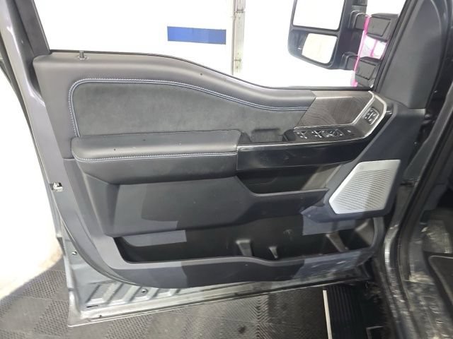 Used 2025 Ford F250 Platinum w/ FX4 Off-Road Package AWD/4WD image 9